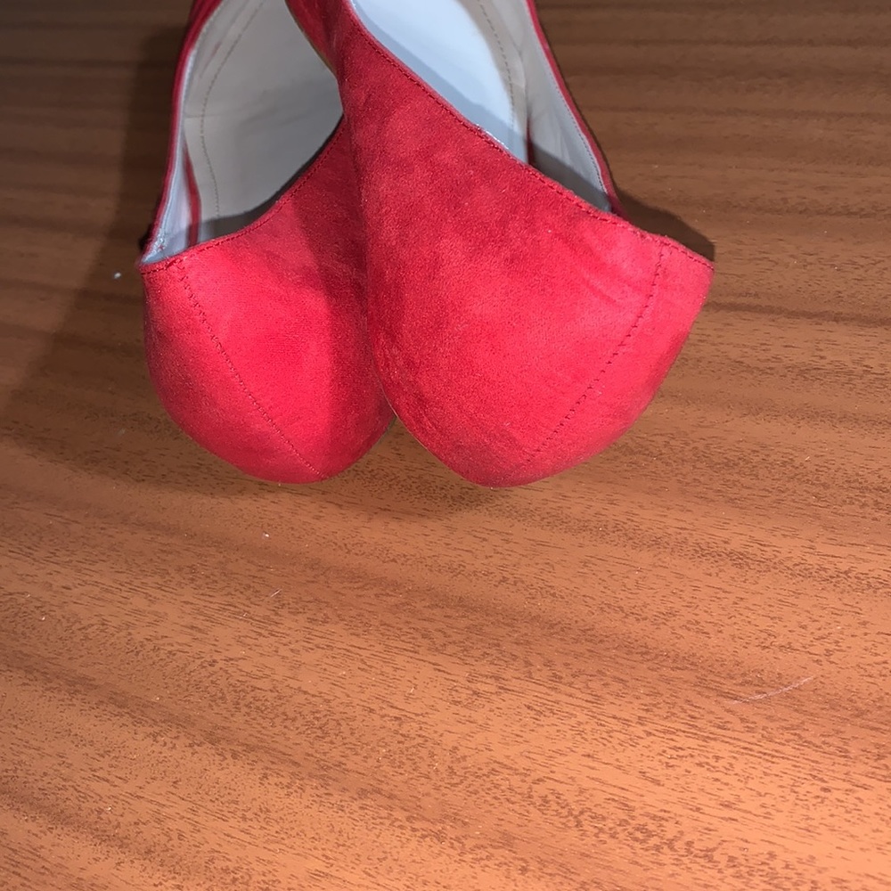 Red Flats - Picture 4 of 4